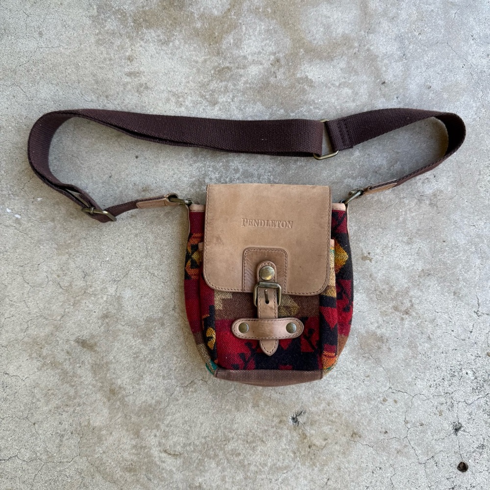 Pendleton Southwest Print Crossbody Bag - Picture 7 of 7